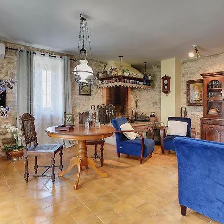 4 Bedroom In Tatil Evi Krnica