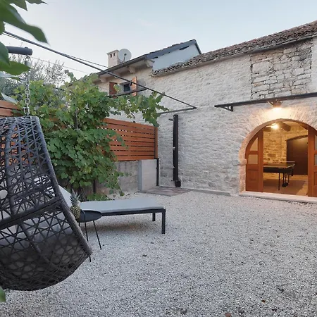 4 Bedroom In *