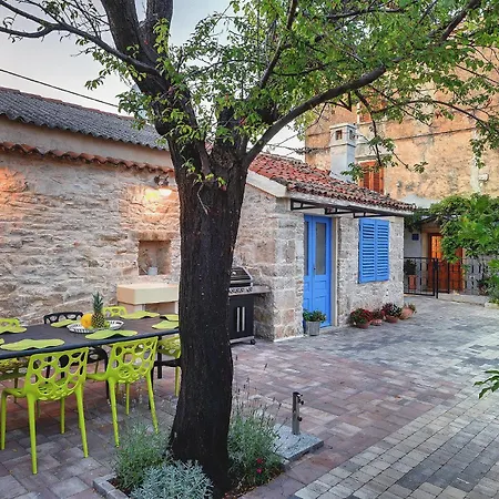 4 Bedroom In Holiday home