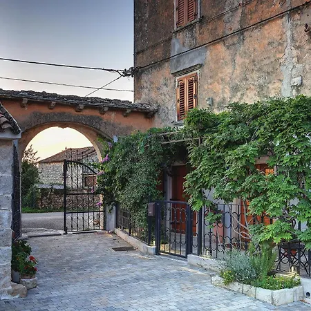 4 Bedroom Awesome In Nyaraló