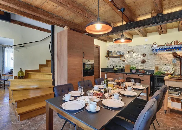 Vakantiehuis Gorgeous In With Wifi Krnica